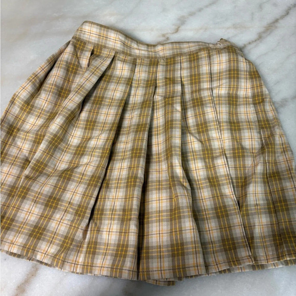 Uniqlo Checked Mini Plaid Pleated Shorts/Skirt, Size9-10 - Picture 1 of 11